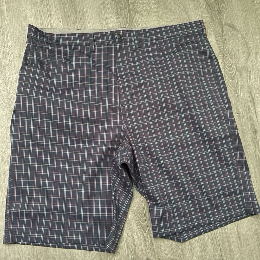 Men’s Callaway Plaid Golf Shorts Size 42B